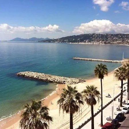 Apartment Sea Front In Juan-les-pins